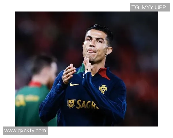 C罗在足球界的地位与影响力究竟有多大是否可以称之为足球明星