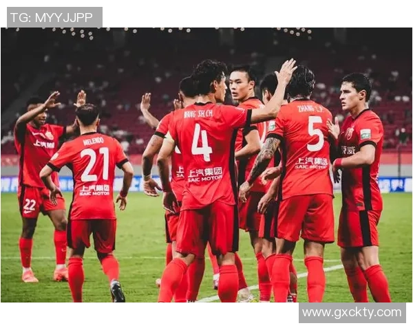 上海足球队荣登足球配合排行榜第十名展现团队实力与默契