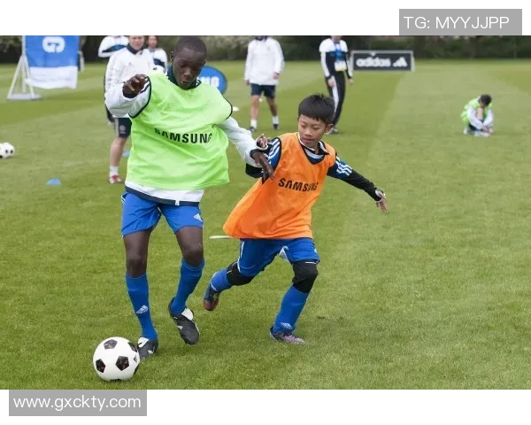 兆镭足球引领新潮流助力青少年成长与竞技梦想的实现