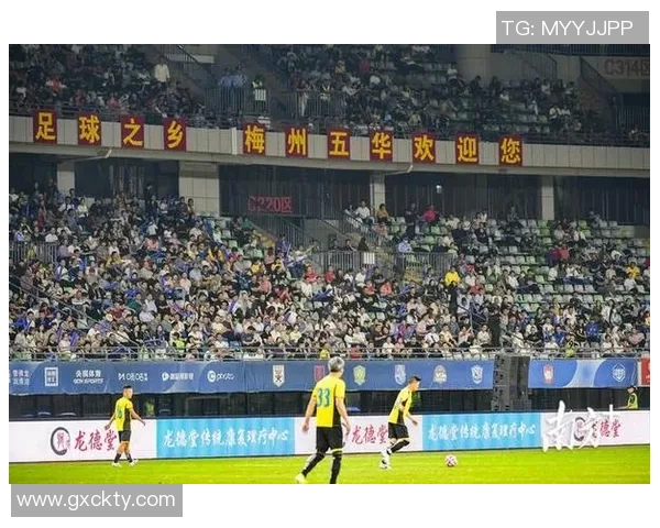 和尚们在绿茵场上挥洒汗水展现团队精神与友谊的足球盛宴 和尚们在绿茵场上挥洒汗水展现团队精神与友谊的足球盛宴