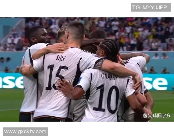 德国足球教练因吃鼻屎被球迷调侃引发热议的搞笑事件 德国足球教练因吃鼻屎被球迷调侃引发热议的搞笑事件