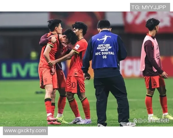 足球员东的成长之路：从青训小将到职业联赛明星的奋斗故事