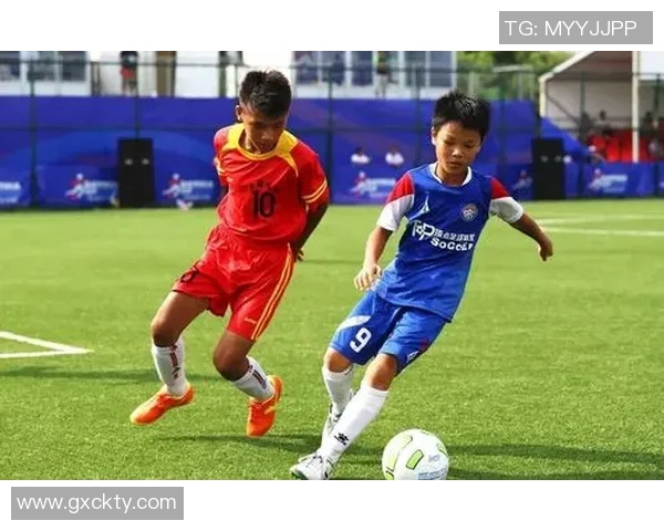 足球少年藤的梦想之路与成长故事探寻青春的热血与坚持 足球少年藤的梦想之路与成长故事探寻青春的热血与坚持