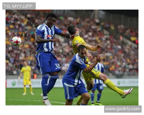 足球快速进门技巧揭秘助你轻松攻破对手防线赢得比赛胜利 足球快速进门技巧揭秘助你轻松攻破对手防线赢得比赛胜利