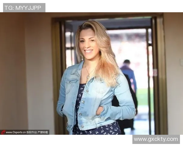 足球宝贝热舞展现性感魅力引领时尚潮流的精彩视频合集